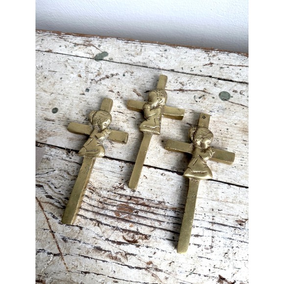 Vintage Brass Praying Child Wall Cross Set Boy and Girl Religious Decor 3pc - Picture 2 of 8